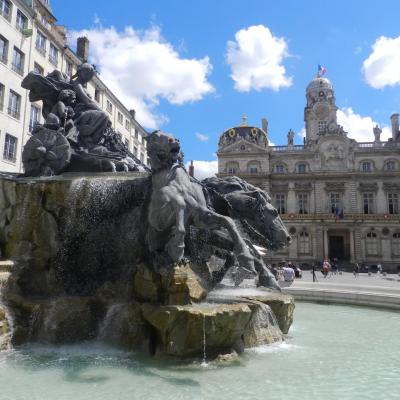 visites guidées, Photo de la fontaine de la Place des Terreaux à Lyon